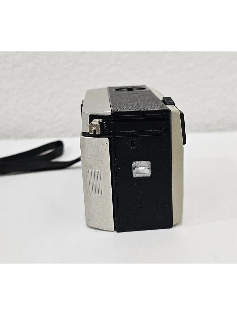Vintage Kodak Instamatic 124 Camera Made in USA Parts or Repair Untested